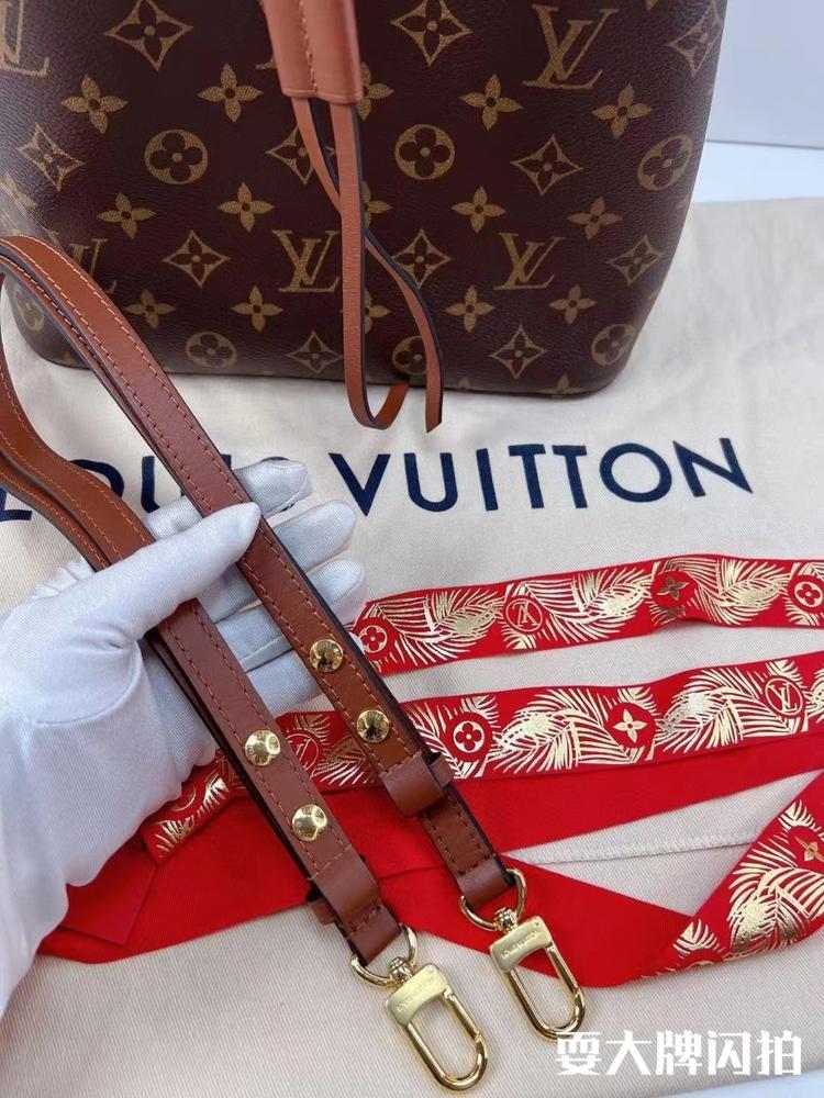 Louis Vuitton路易威登 闲置全膜老花焦糖水桶Noenoe 闲置全膜LV 老花焦糖桶,女士单肩包,尺寸26 x 17.5 x 26 cm,大热门款 防尘袋.专柜1.5w 一货难求 21编码好价💰